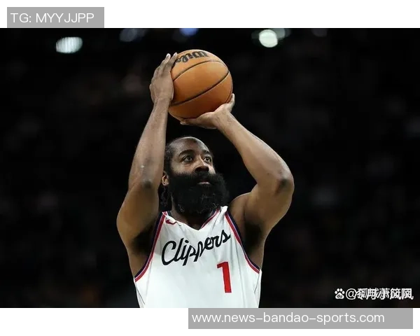 哈登带伤坚持出战31分钟贡献13分6助攻3抢断表现令人担忧